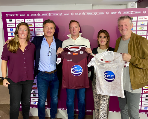 De gauche à droite, Ariane Van-Ghelue (joueuse française de rugby à XV), Laurent Marti (Président de l’Union Bordeaux-Bègles), Matthieu Gufflet (Président-fondateur du groupe EPSA et du label Terres de Natures), Coralie Bernard (Directrice Commerciale et Œnotourisme au Château Guiraud - Terres de Natures) et Patrick Laporte (Président des Lionnes)